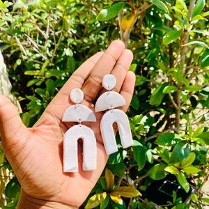 ✨$25✨ Polymer Clay Earrings💖 Color: Marble cream